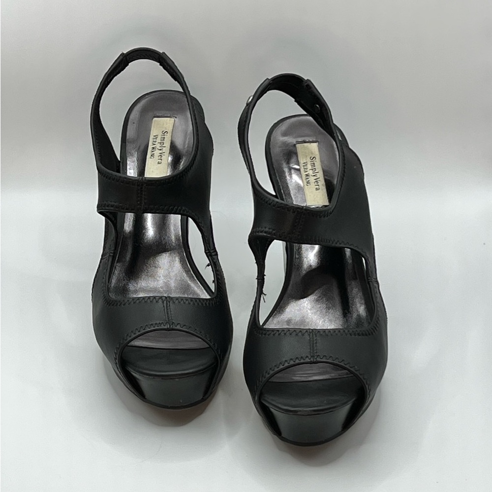 Vera Wang Simply Vera Wedge